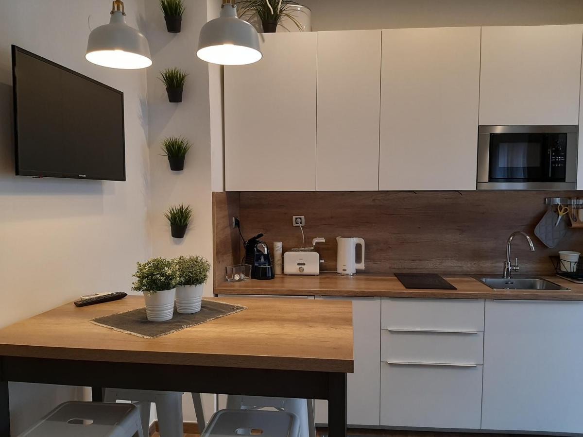 Arena Design Apartments With Free Private Parking And With A Terrace Póla Kültér fotó