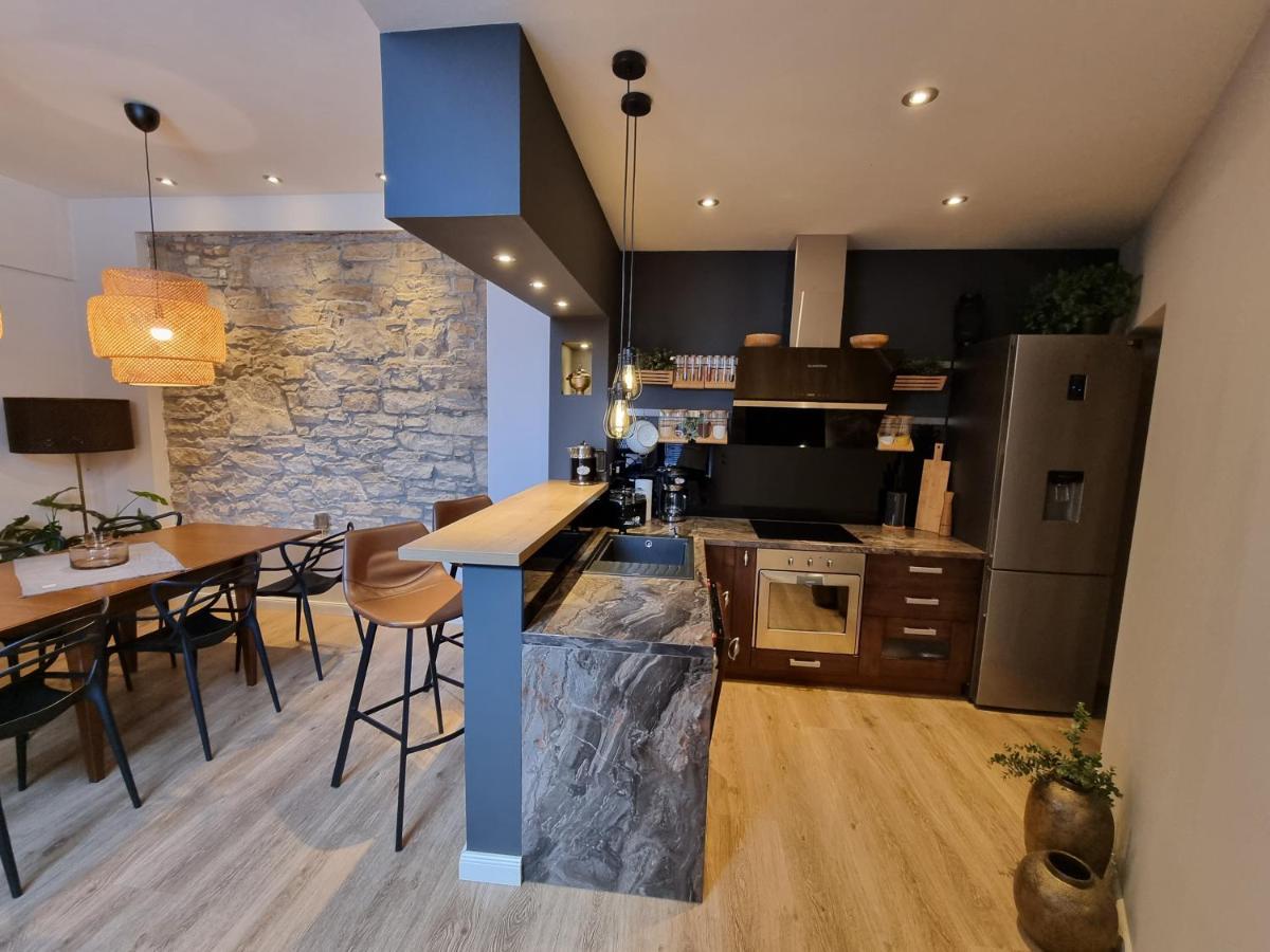 Arena Design Apartments With Free Private Parking And With A Terrace Póla Kültér fotó