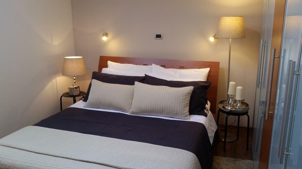 Arena Design Apartments With Free Private Parking And With A Terrace Póla Kültér fotó